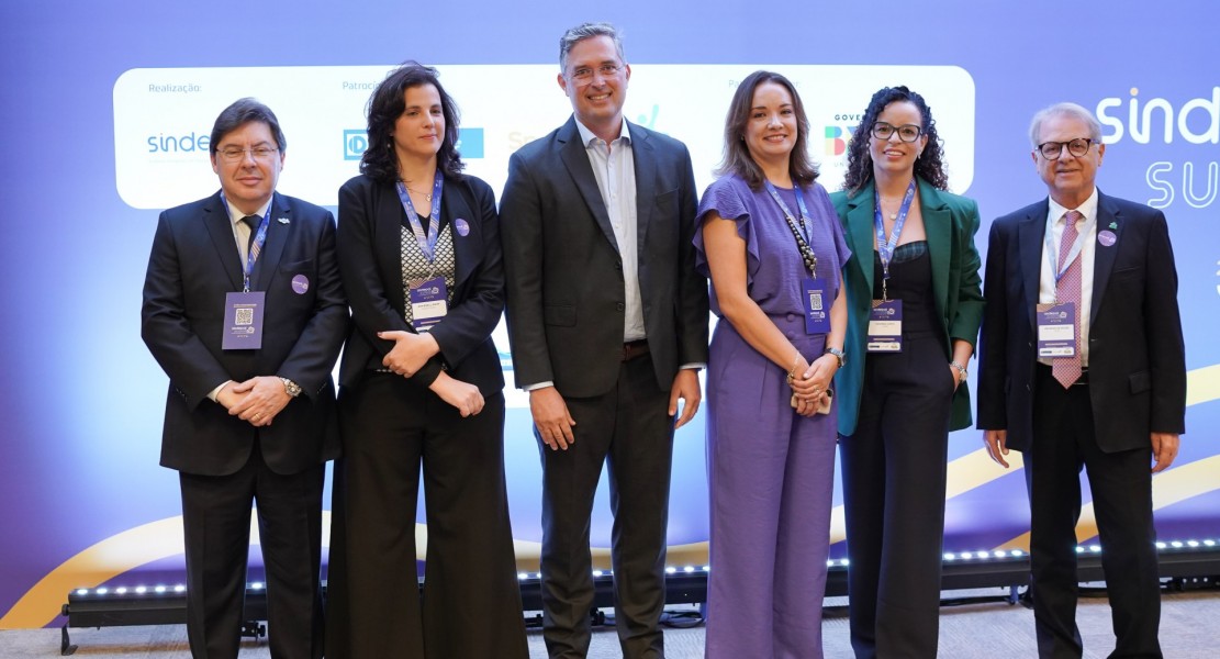 Da Resorts Brasil, Sérgio Souza e Ana Maria Biselli; do SINDEPAT, Murilo Pascoal e Carolina Negri; da Adibra, Vanessa Costa, e Orlando Souza, do FOHB