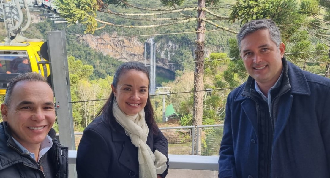 A equipe do Sindepat na Serra Gaúcha: Sandro Fernandes, Carolina Negri e Murilo Pascoal